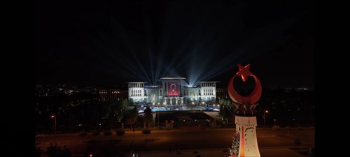30 Ağustos Zafer Bayramı Kutlamaları Kapsamında, Işık Gösterisi 100. Yıl Marşı Eşliğinde İstanbul Semalarına Yansıdı 