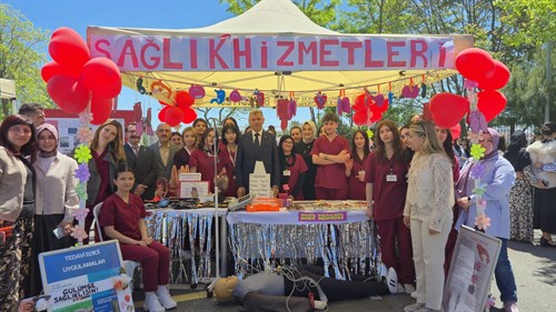 Eyüpsultan Kaymakamı Dr. Arslan Yurt, Refhan Tümer Çok Programlı Anadolu Lisesi 2025 Bilim ve Sanat Şenliği’ne Katıldı
