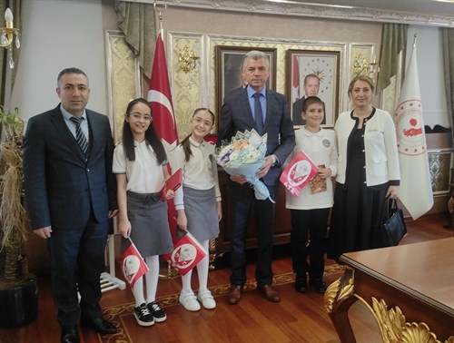 23 Nisan’da Minikler Eyüpsultan Kaymakamlığı Makamında Ağırlandı